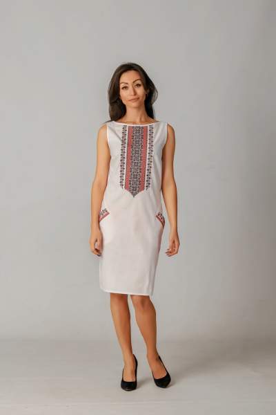 Белое платье-футляр с вышивкой, арт. 4112